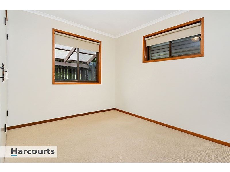 9 Flag Street, Jamboree Heights QLD 4074