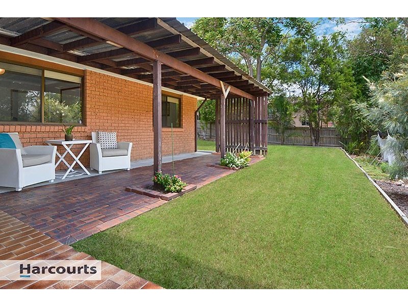 9 Flag Street, Jamboree Heights QLD 4074