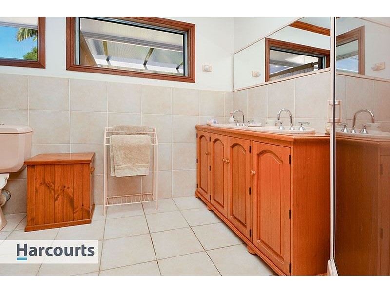 8 Strathford Avenue, Albany Creek QLD 4035