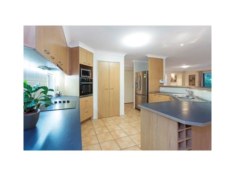 1 Pinehurst Court, Albany Creek QLD 4035