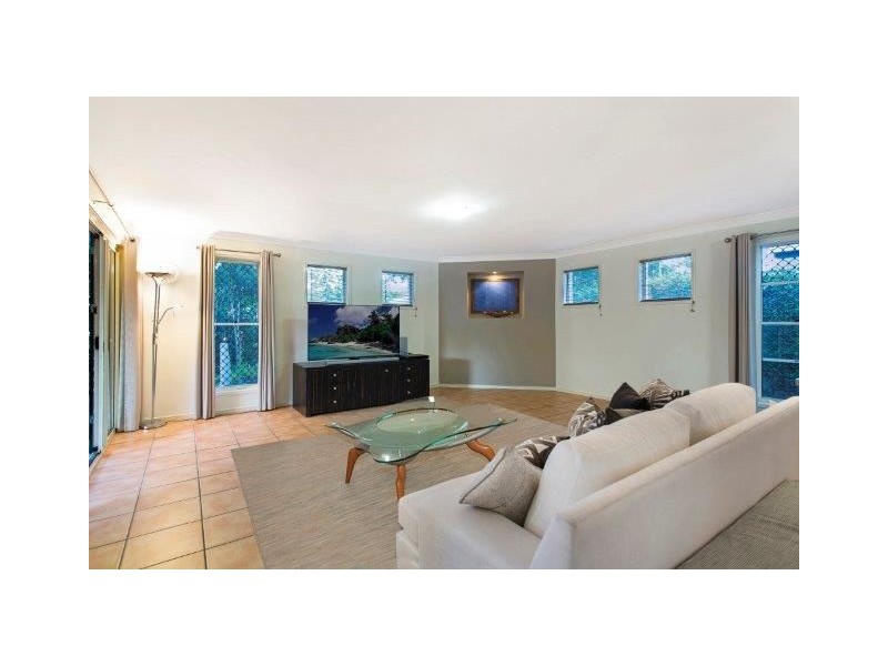 1 Pinehurst Court, Albany Creek QLD 4035