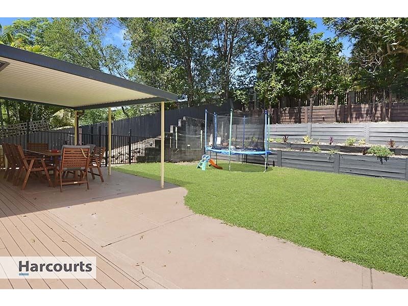15 Yeerinbool Court, Arana Hills QLD 4054
