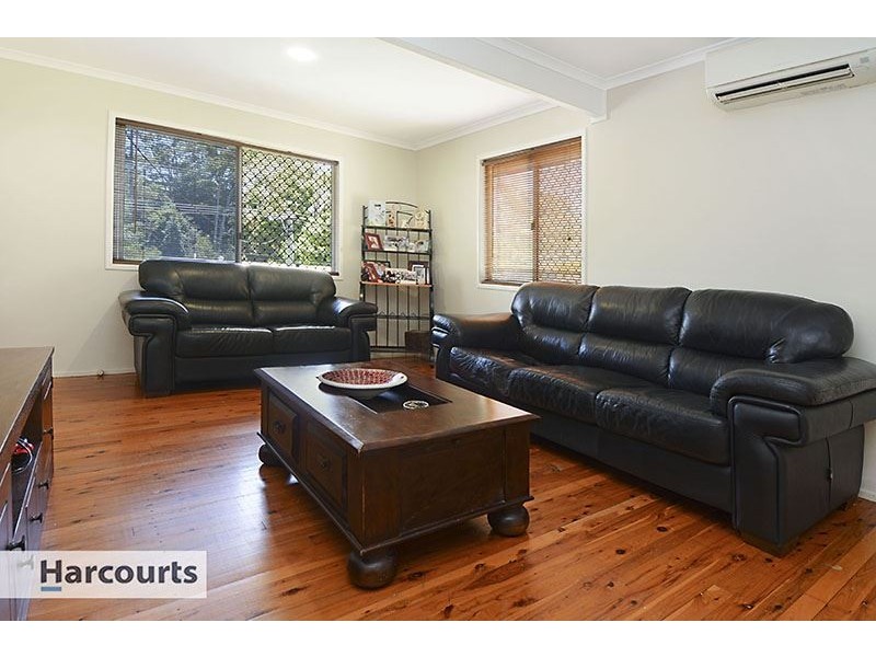 15 Yeerinbool Court, Arana Hills QLD 4054