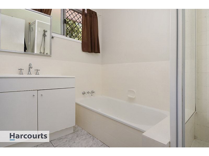 15 Yeerinbool Court, Arana Hills QLD 4054