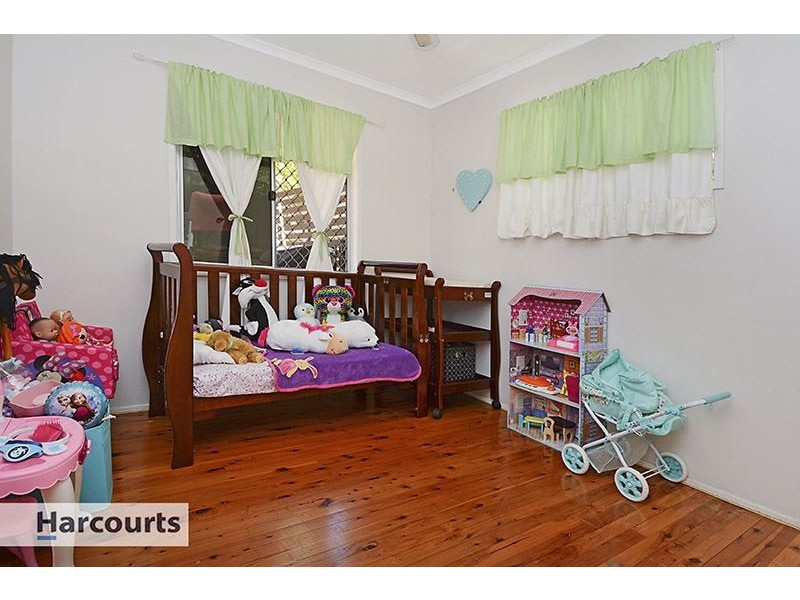 15 Yeerinbool Court, Arana Hills QLD 4054