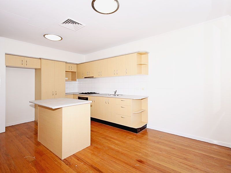 37 Jarvis St, Stafford Heights QLD 4053