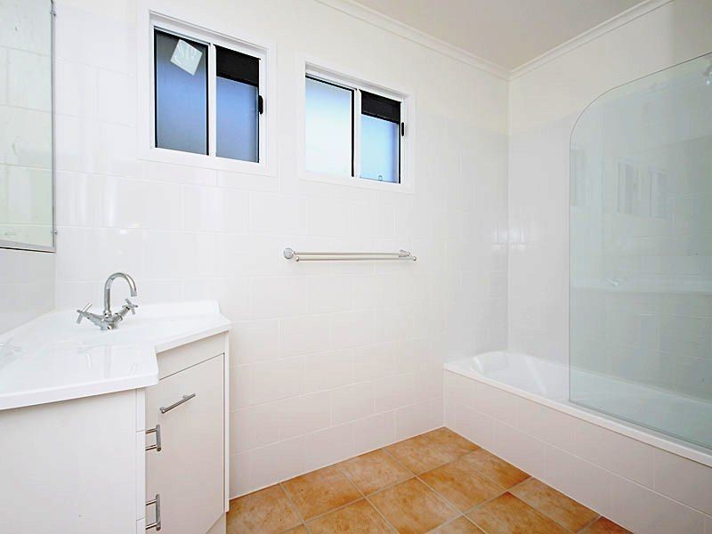 37 Jarvis St, Stafford Heights QLD 4053