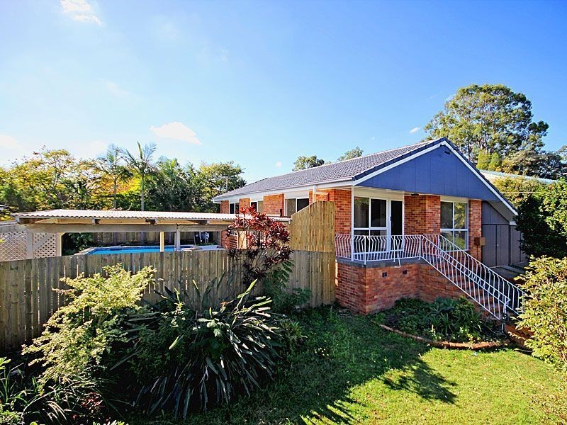 37 Jarvis St, Stafford Heights QLD 4053