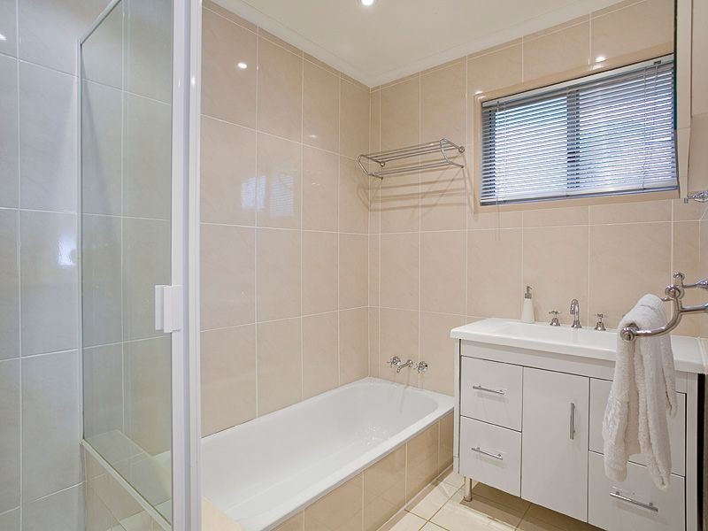 22 Allara Crescent, Ferny Hills QLD 4055