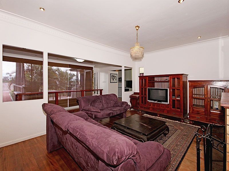 11b Kooya Road, Mitchelton QLD 4053