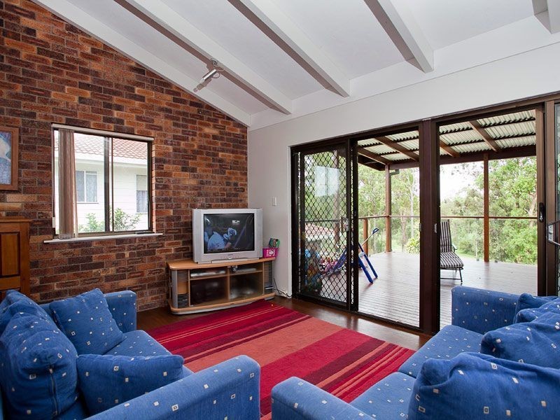 27 Kylie Ave, Ferny Hills QLD 4055