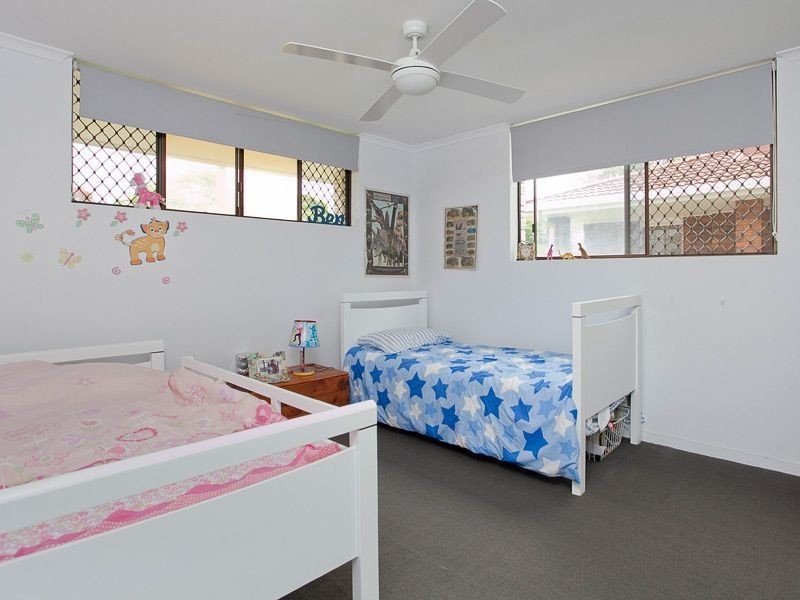 27 Kylie Ave, Ferny Hills QLD 4055