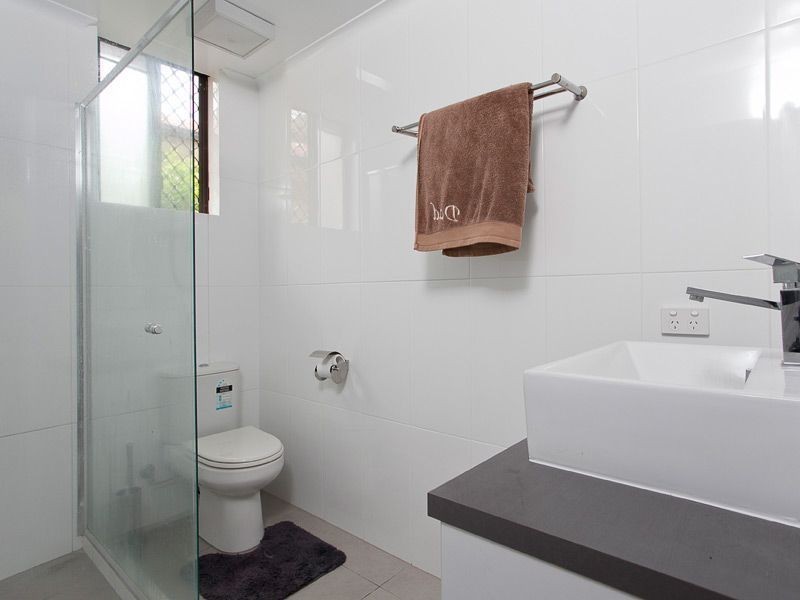 27 Kylie Ave, Ferny Hills QLD 4055