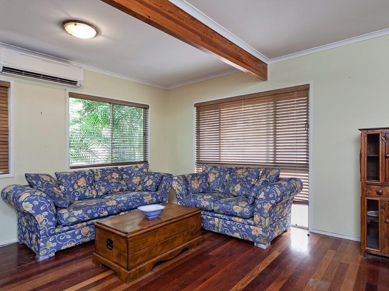 8 Parnoo St, Mitchelton QLD 4053