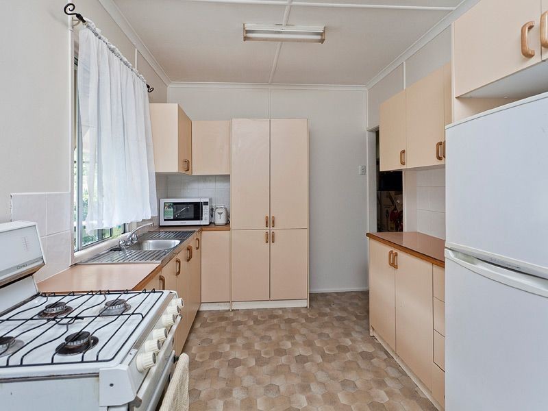 8 Parnoo St, Mitchelton QLD 4053