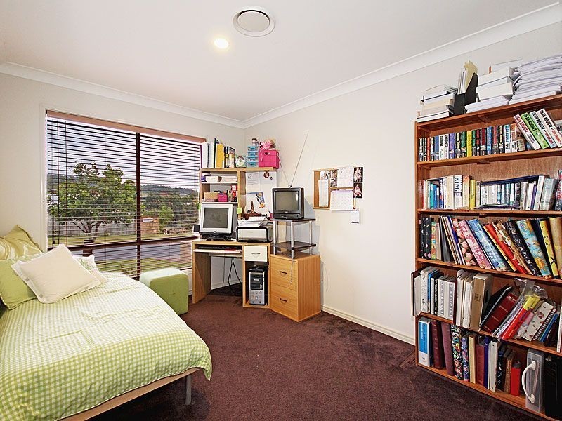 6 Pickering Pl, Upper Kedron QLD 4055