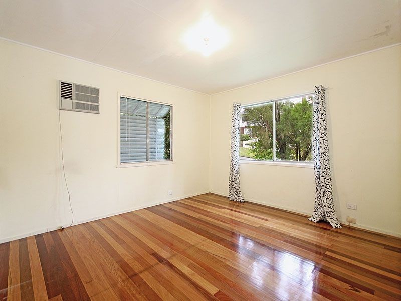 85 Illuta Ave, Ferny Hills QLD 4055