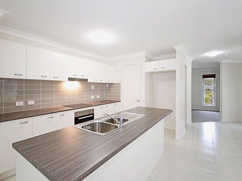 10 Drover Cl, Ferny Hills QLD 4055