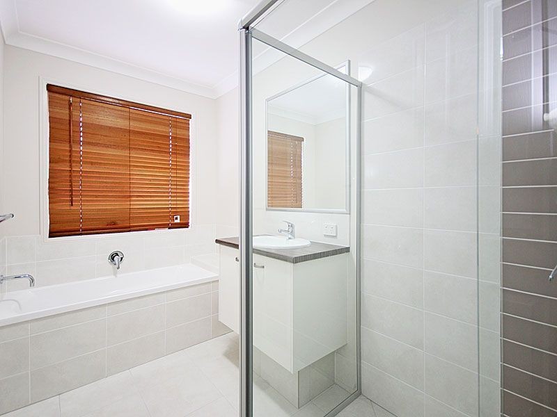 10 Drover Cl, Ferny Hills QLD 4055