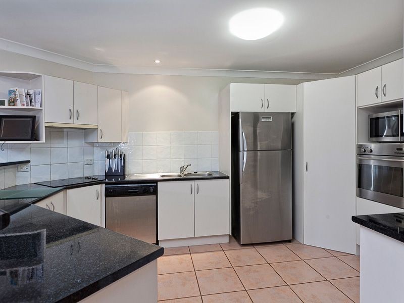 8 Aries Crt, Bridgeman Downs QLD 4035