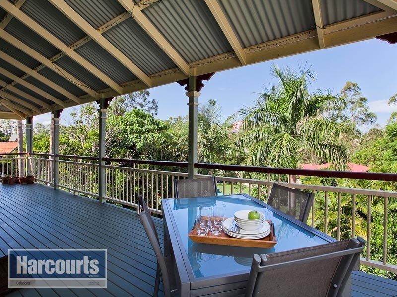 13 Larwood Pl, Ferny Hills QLD 4055