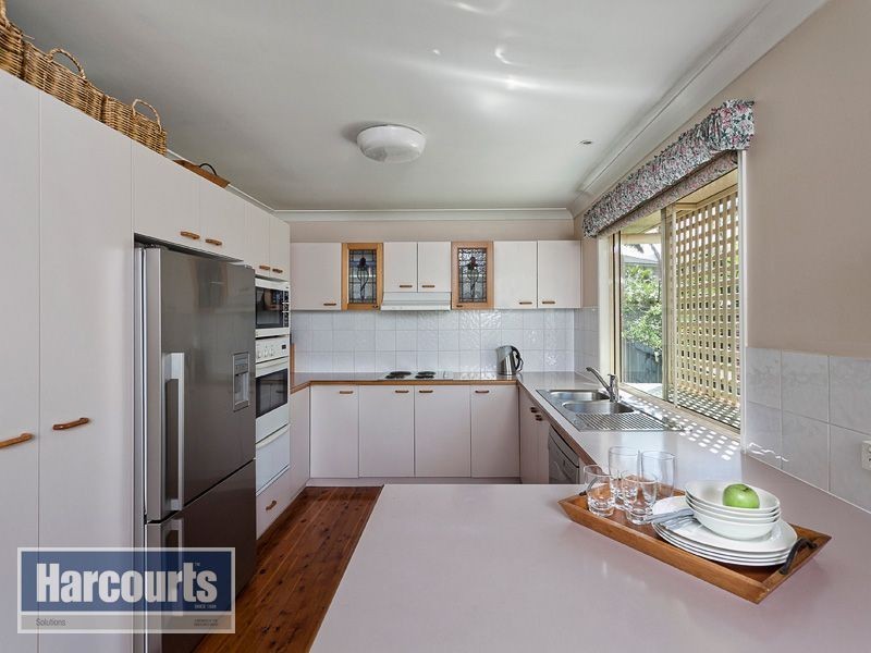 13 Larwood Pl, Ferny Hills QLD 4055
