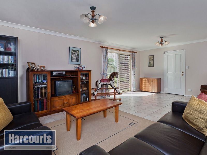 13 Larwood Pl, Ferny Hills QLD 4055