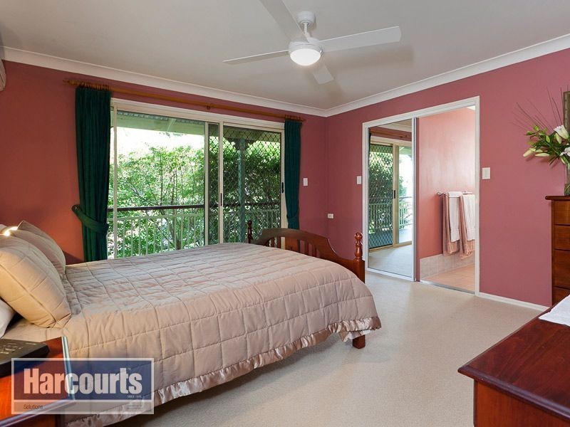 13 Larwood Pl, Ferny Hills QLD 4055