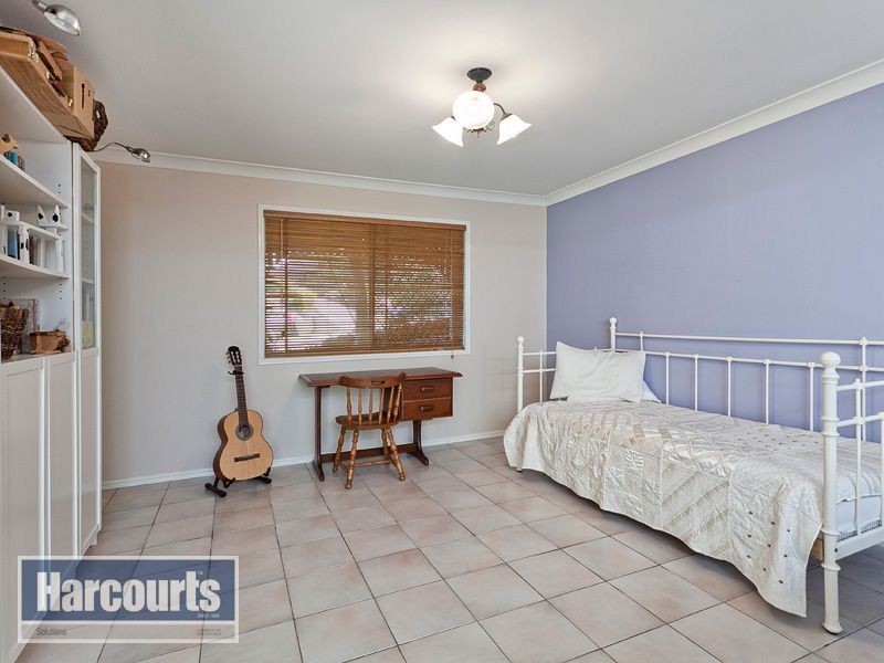 13 Larwood Pl, Ferny Hills QLD 4055