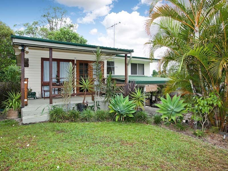 13 Burloo Cres, Ferny Hills QLD 4055