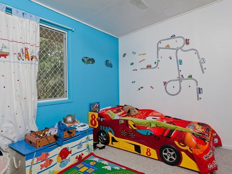 13 Burloo Cres, Ferny Hills QLD 4055