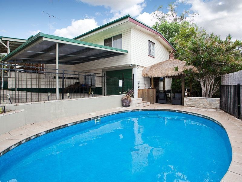 13 Burloo Cres, Ferny Hills QLD 4055