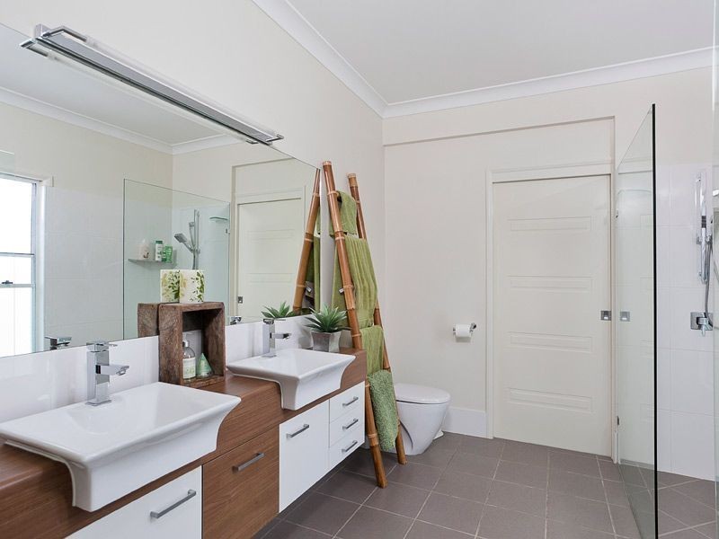 12 Constania Street, Mitchelton QLD 4053