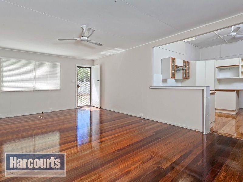 110 Glen Retreat Rd, Mitchelton QLD 4053