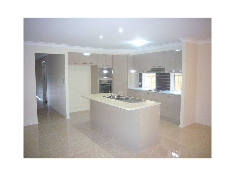 42 Fiat Avenue, Mitchelton QLD 4053