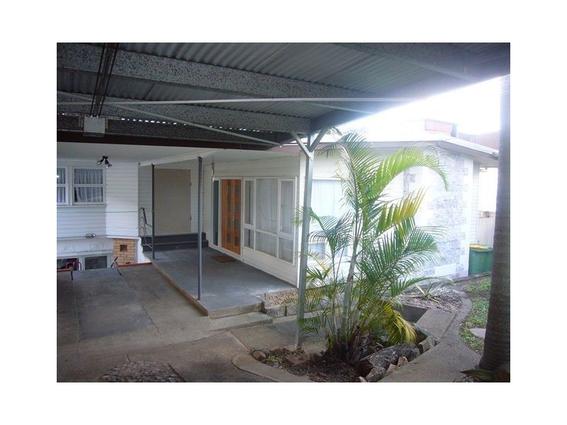 32 Patricks Road, Arana Hills QLD 4054