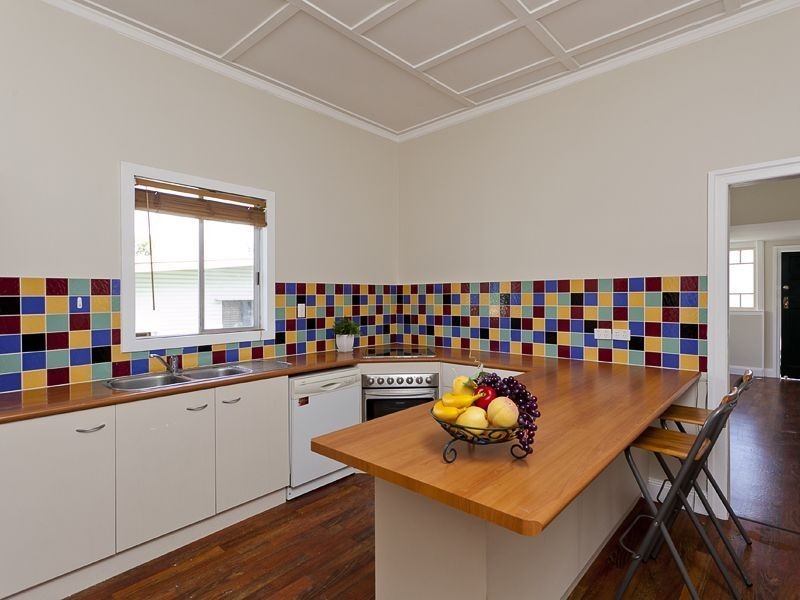 8 Cross St, Mitchelton QLD 4053