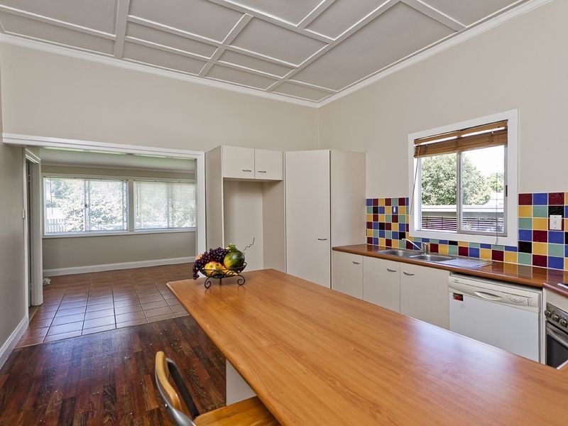 8 Cross St, Mitchelton QLD 4053