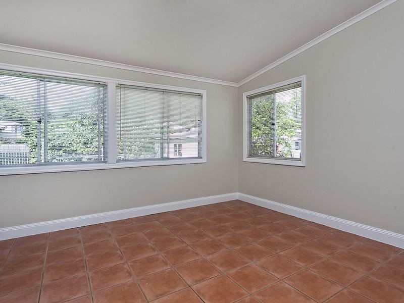 8 Cross St, Mitchelton QLD 4053