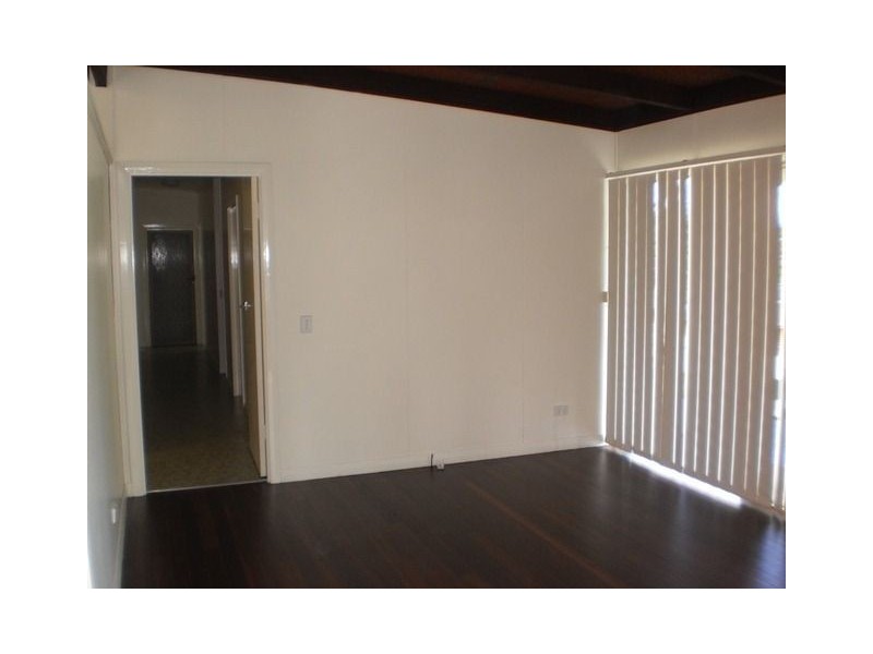 77 Illuta Avenue, Ferny Hills QLD 4055