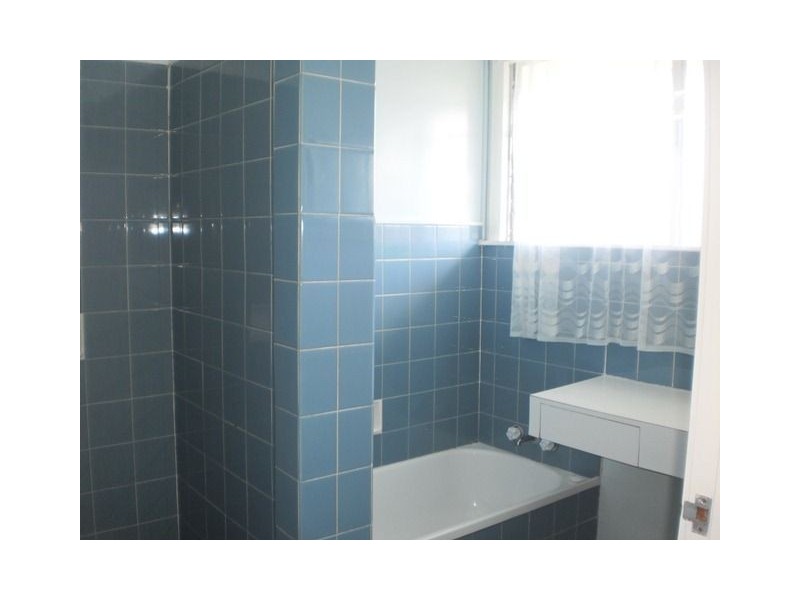 77 Illuta Avenue, Ferny Hills QLD 4055