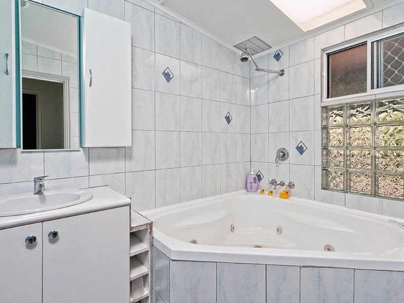 18 Aramac Street, Keperra QLD 4054