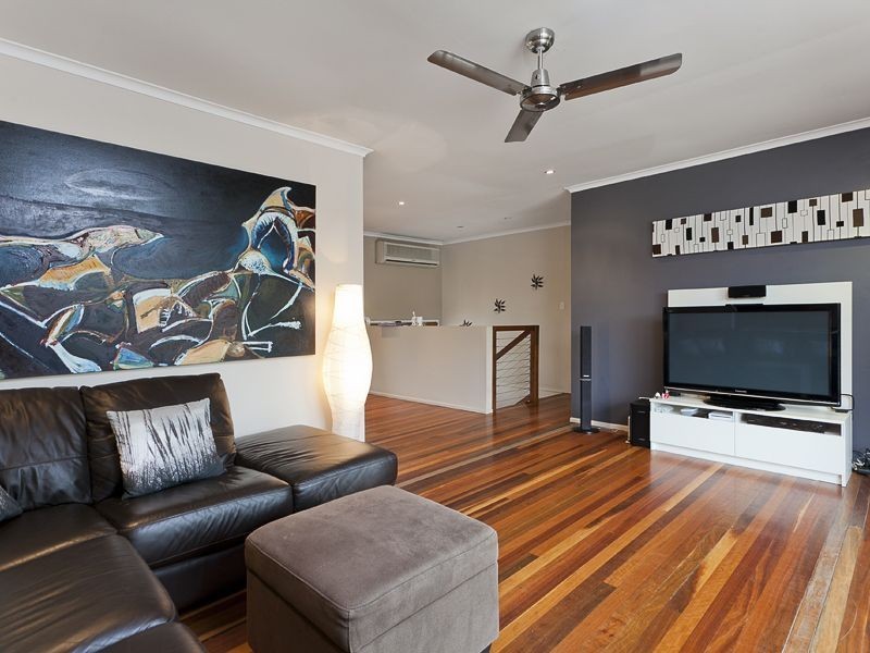 1163 Samford Rd, Ferny Grove QLD 4055