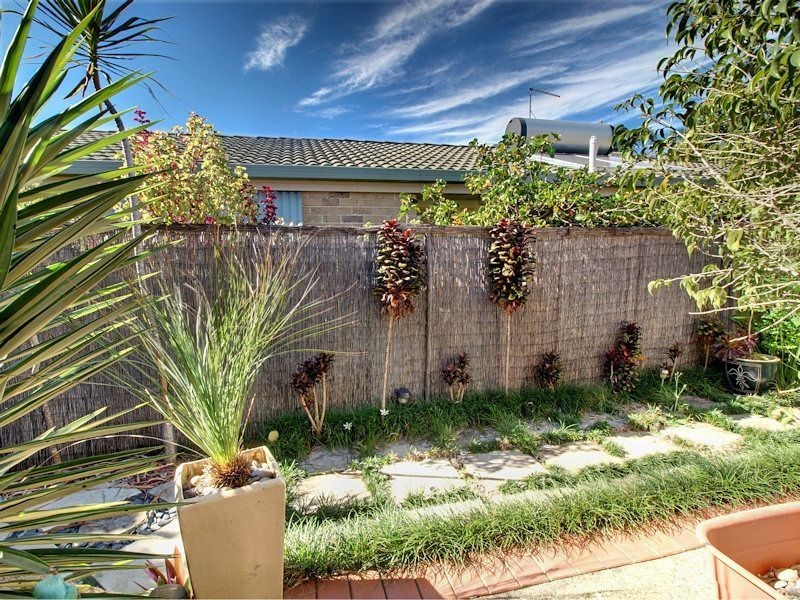 1 Dallas Crt, Arana Hills QLD 4054