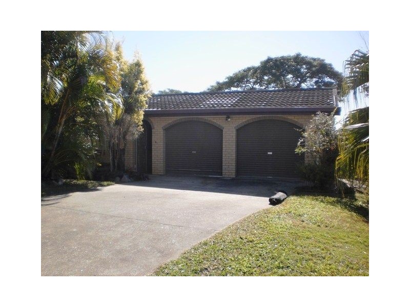 8 Nikola Street, Arana Hills QLD 4054