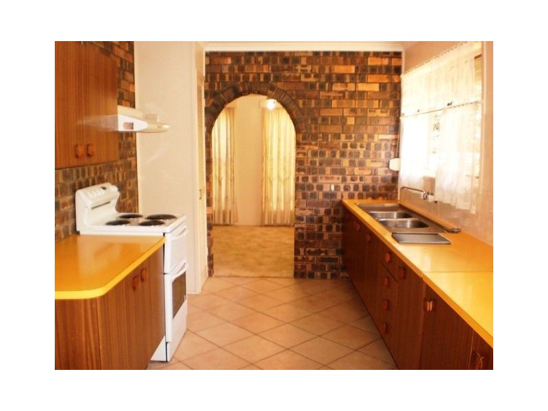 8 Nikola Street, Arana Hills QLD 4054