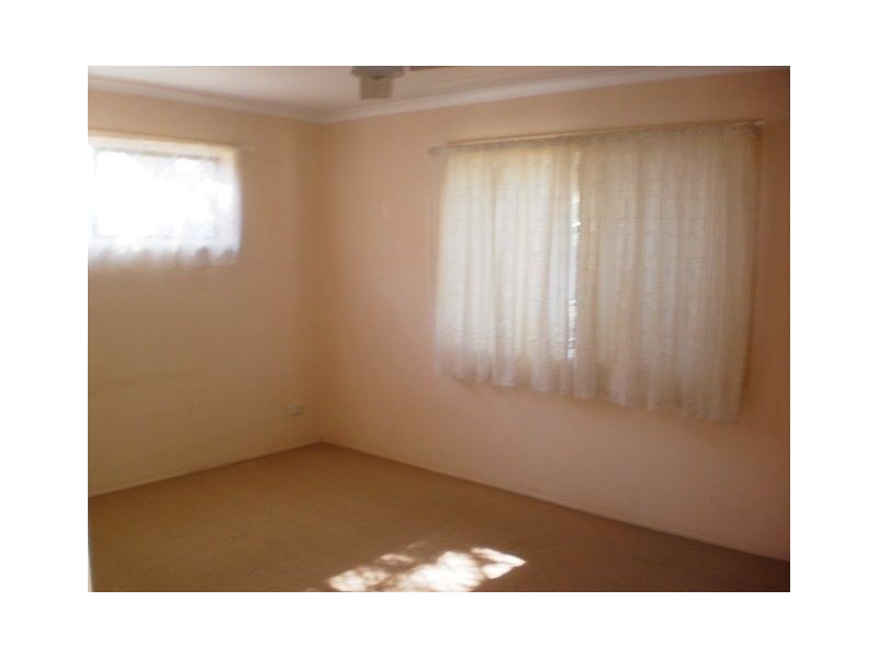 8 Nikola Street, Arana Hills QLD 4054