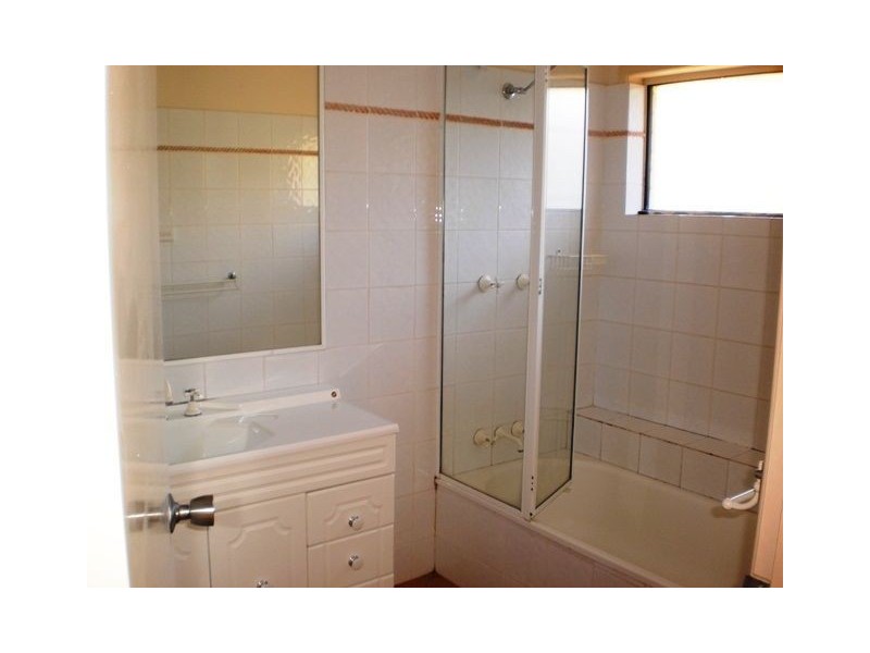 8 Nikola Street, Arana Hills QLD 4054