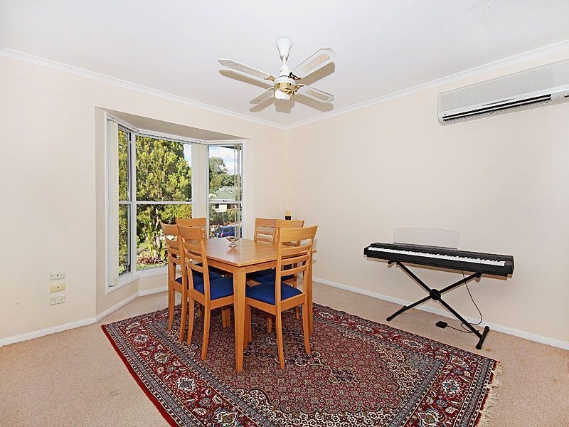 17 Falconglen Pl, Ferny Grove QLD 4055