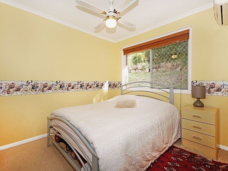 17 Falconglen Pl, Ferny Grove QLD 4055